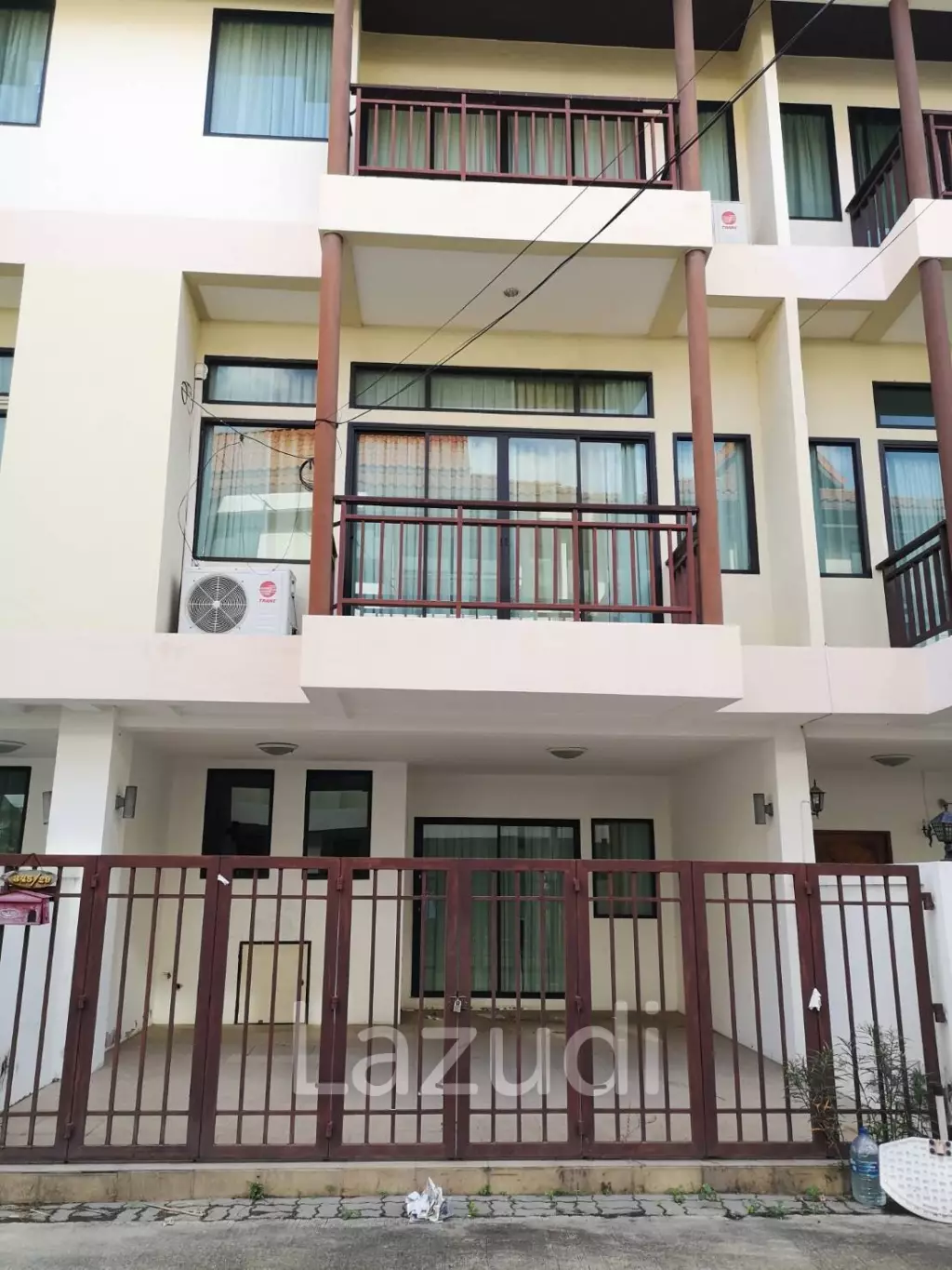 3 Bedrooms 4 Bathrooms  90Sqm. Mindtown.