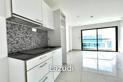 2 Bedrooms 2 Bathrooms 55 Sqm. Siam Oriental Plaza.