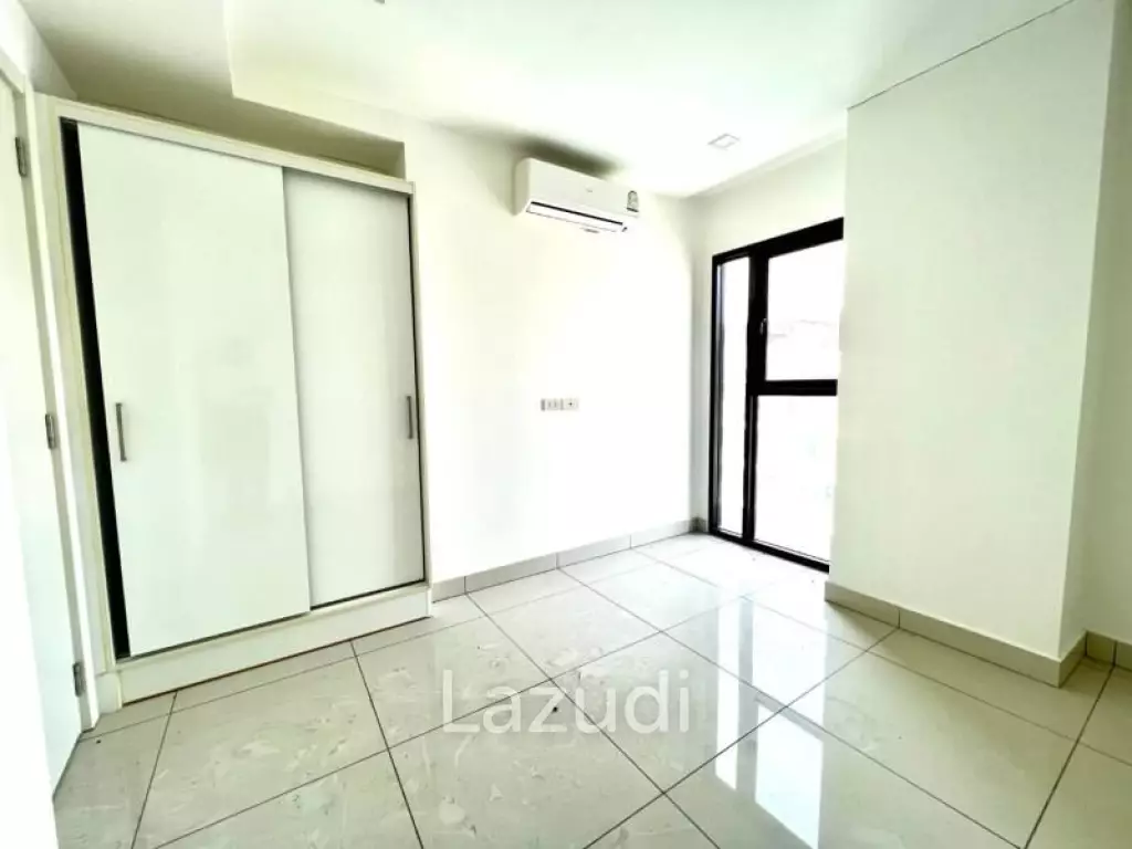 2 Bedrooms 2 Bathrooms 55 Sqm. Siam Oriental Plaza.