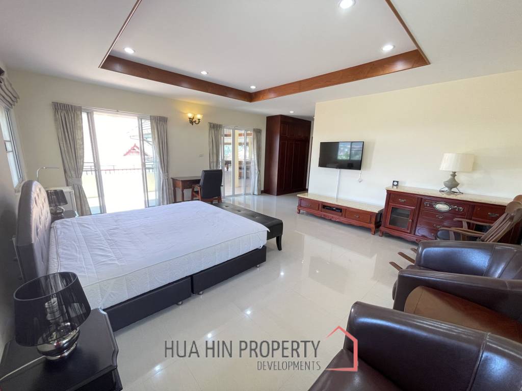 Emerald Heights:Two Storey Villa in perfect condition with 3 Bed and 4 Bathrooms