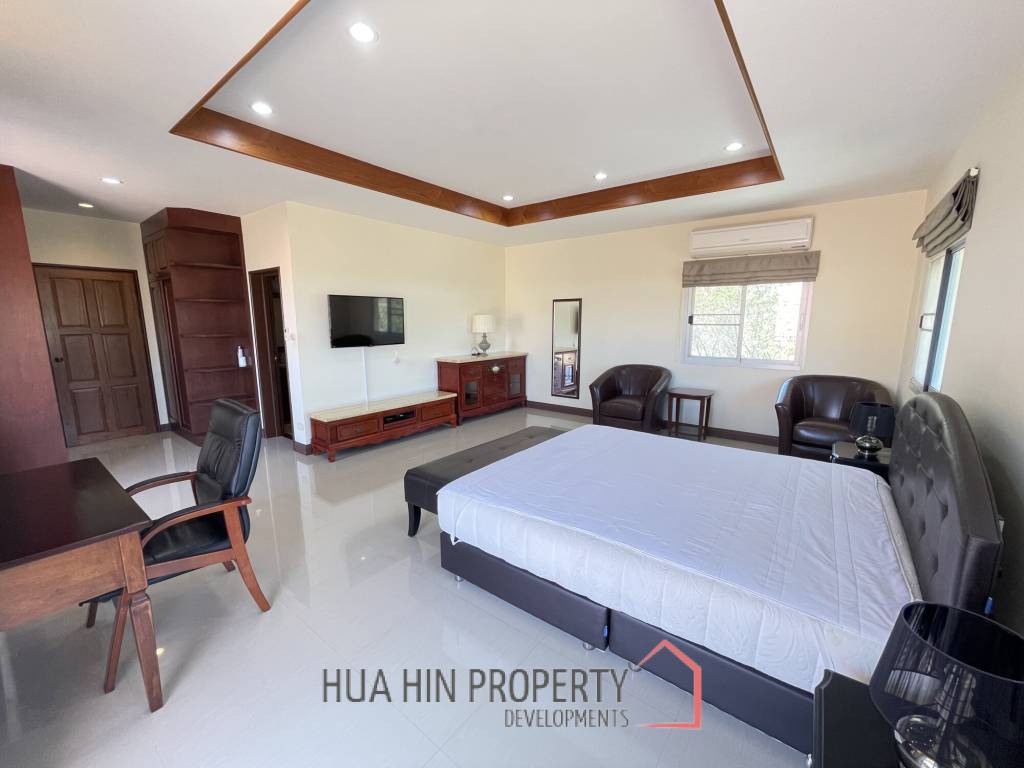Emerald Heights:Two Storey Villa in perfect condition with 3 Bed and 4 Bathrooms