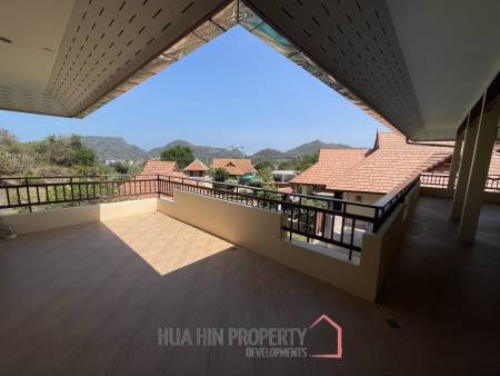 Emerald Heights:Two Storey Villa in perfect condition with 3 Bed and 4 Bathrooms