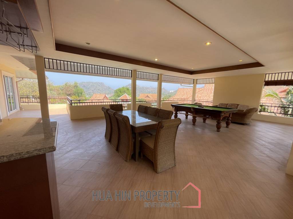Emerald Heights:Two Storey Villa in perfect condition with 3 Bed and 4 Bathrooms
