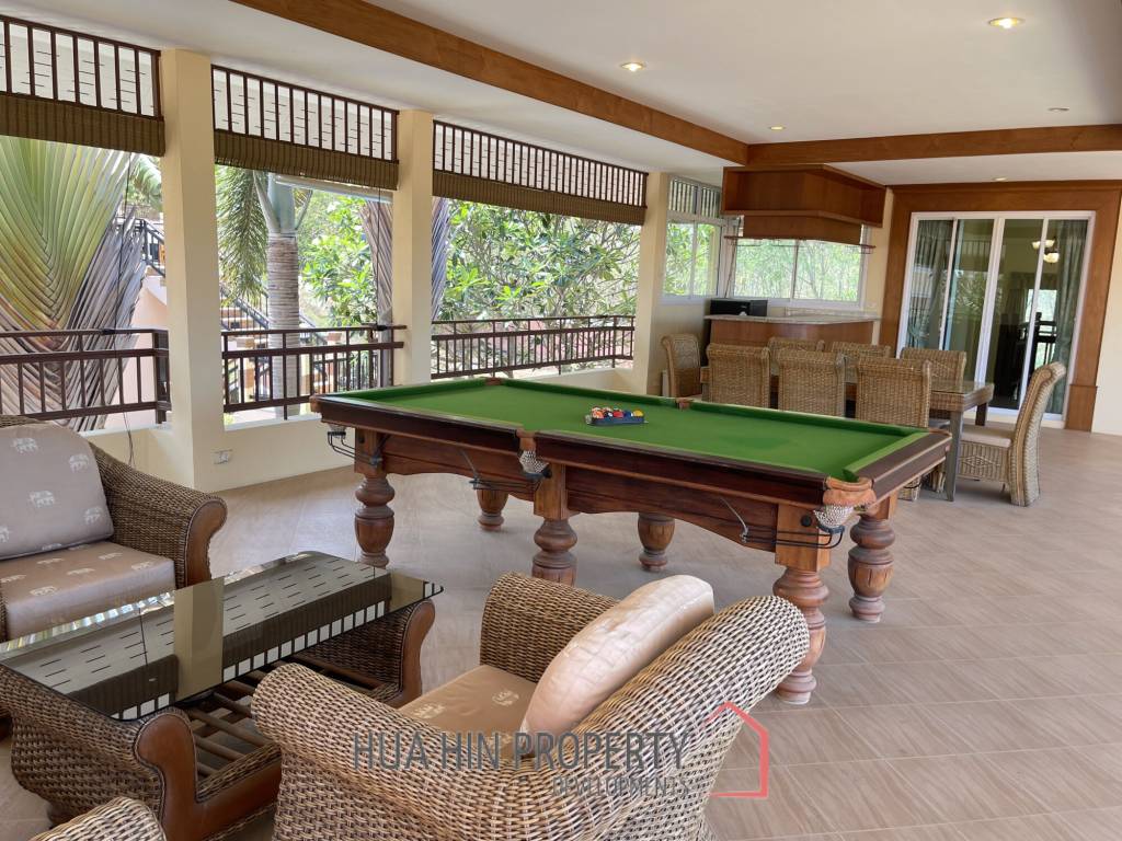 Emerald Heights:Two Storey Villa in perfect condition with 3 Bed and 4 Bathrooms