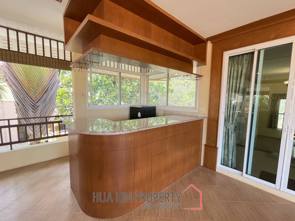 Emerald Heights:Two Storey Villa in perfect condition with 3 Bed and 4 Bathrooms