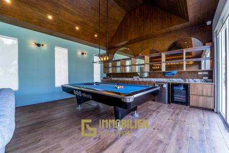 Woodlands: Luxuriöse 7 Schlafzimmer Pool Villa