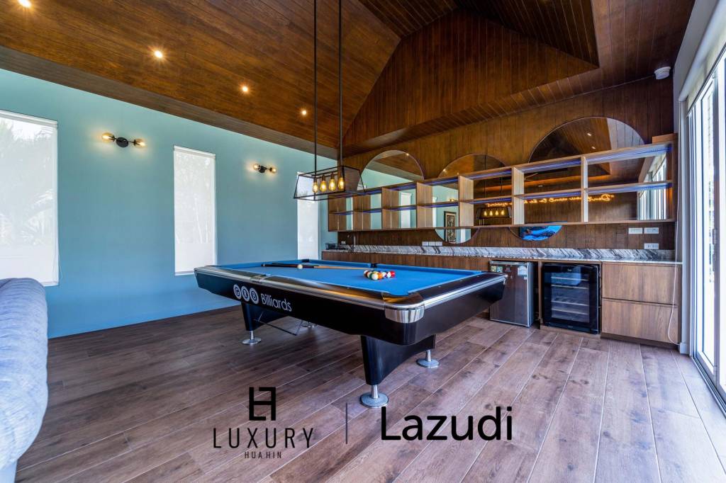 Woodlands: Luxuriöse 7 Schlafzimmer Pool Villa