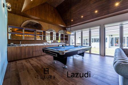 Woodlands: Luxuriöse 7 Schlafzimmer Pool Villa