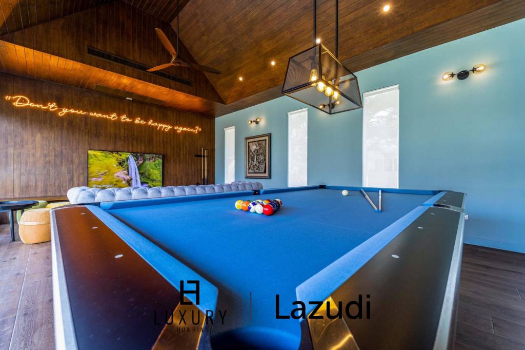 Woodlands: Luxuriöse 7 Schlafzimmer Pool Villa