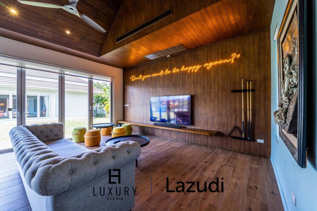 Woodlands: Luxuriöse 7 Schlafzimmer Pool Villa