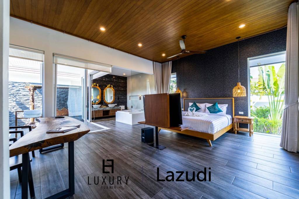 Woodlands: Luxuriöse 7 Schlafzimmer Pool Villa