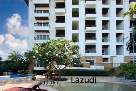 Blue Mountain : 2 Bedroom Sea and Mountain View Condo