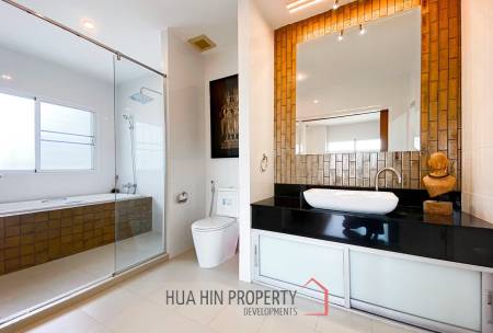 Blue Mountain : 2 Bedroom Sea and Mountain View Condo