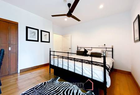 Blue Mountain : 2 Bedroom Sea and Mountain View Condo