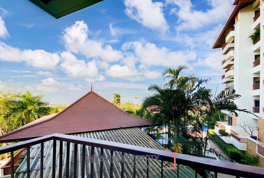 Blue Mountain : 2 Bedroom Sea and Mountain View Condo