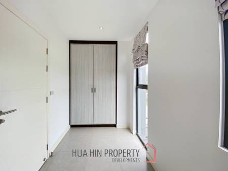 Black Mountain : 4 Story 3 Bedroom Townhouse