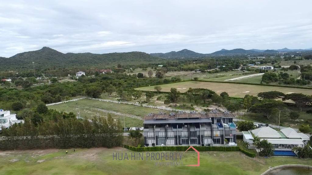 Black Mountain : 4 Story 3 Bedroom Townhouse