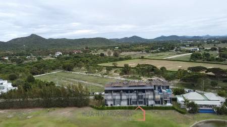 Black Mountain : 4 Story 3 Bedroom Townhouse