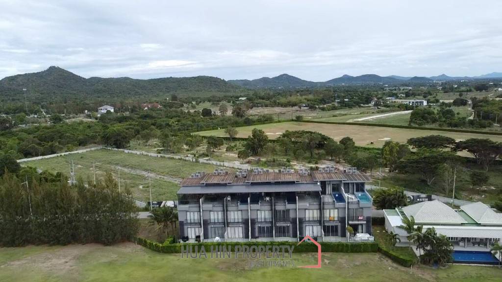 Black Mountain : 4 Story 3 Bedroom Townhouse