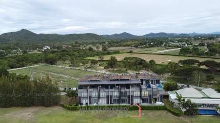 Black Mountain : 4 Story 3 Bedroom Townhouse