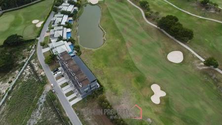 Black Mountain : 4 Story 3 Bedroom Townhouse