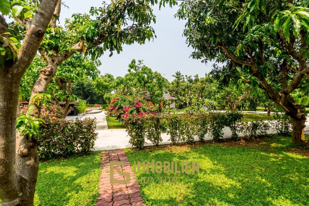 Mountain View Private Villa and Resort For Sale in Samroiyod Near Beach