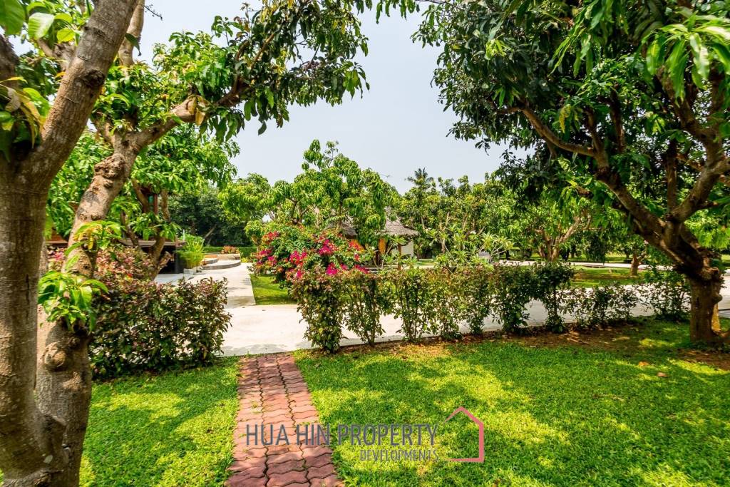 Mountain View Private Villa and Resort For Sale in Samroiyod Near Beach