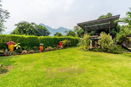 Private Villa mit Bergblick in der Nähe des Strandes mit angeschlossenem Resort in Sam Roi Yot