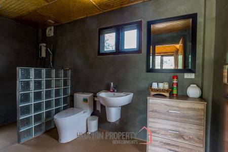 Mountain View Private Villa and Resort For Sale in Samroiyod Near Beach