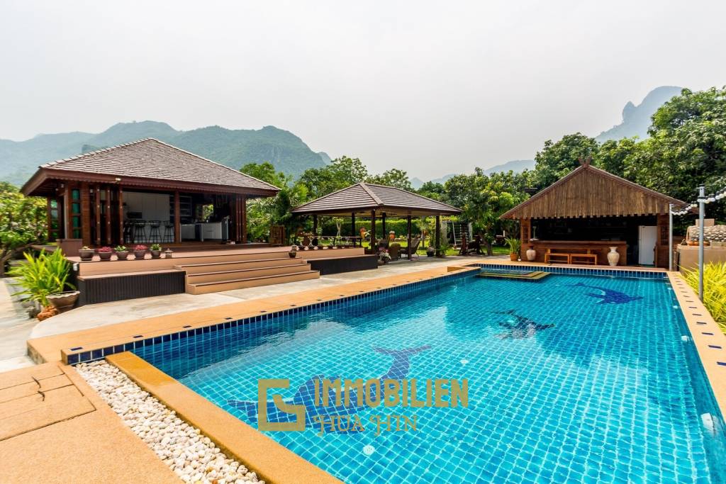 Mountain View Private Villa and Resort For Sale in Samroiyod Near Beach