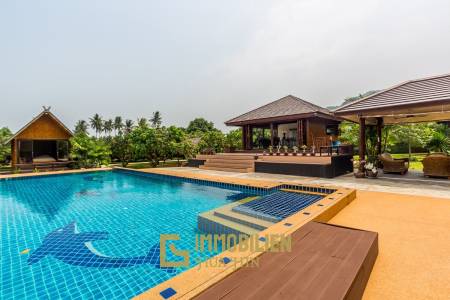 Mountain View Private Villa and Resort For Sale in Samroiyod Near Beach