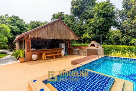 Private Villa mit Bergblick in der Nähe des Strandes mit angeschlossenem Resort in Sam Roi Yot