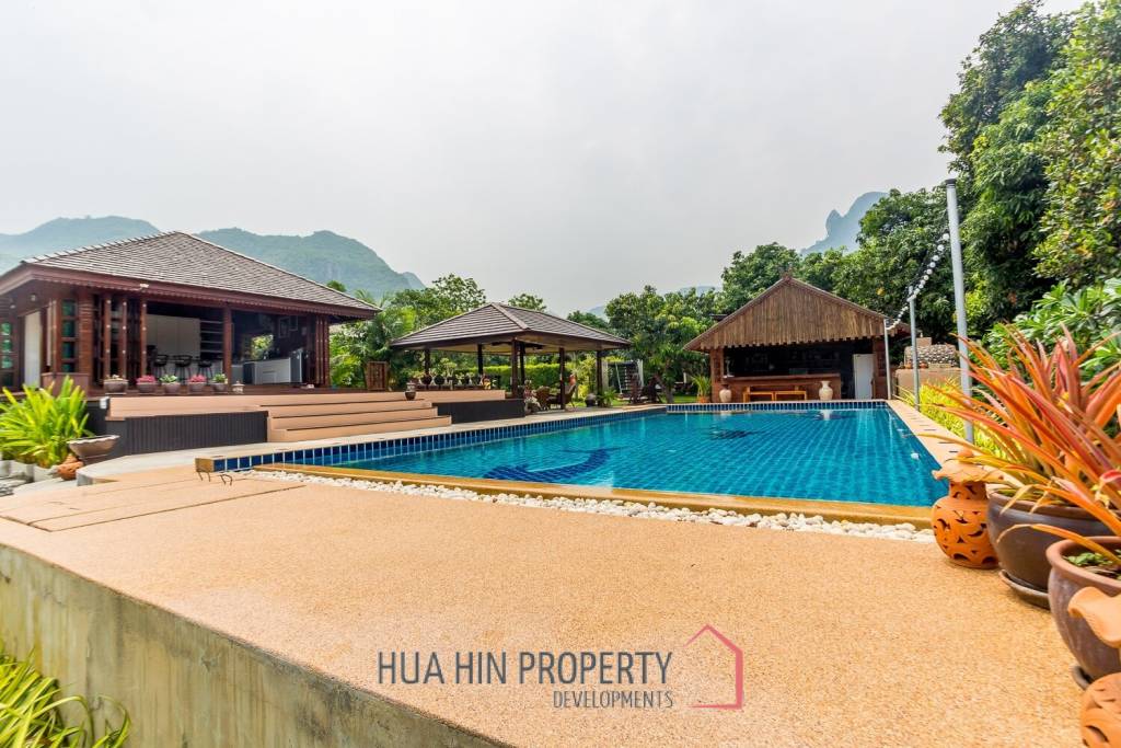 Mountain View Private Villa and Resort For Sale in Samroiyod Near Beach