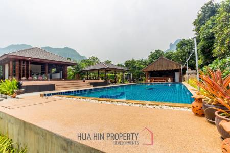 Mountain View Private Villa and Resort For Sale in Samroiyod Near Beach