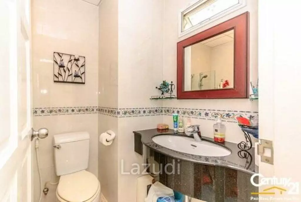 1 Bed Condo with Amazing Sea View and Mountain View