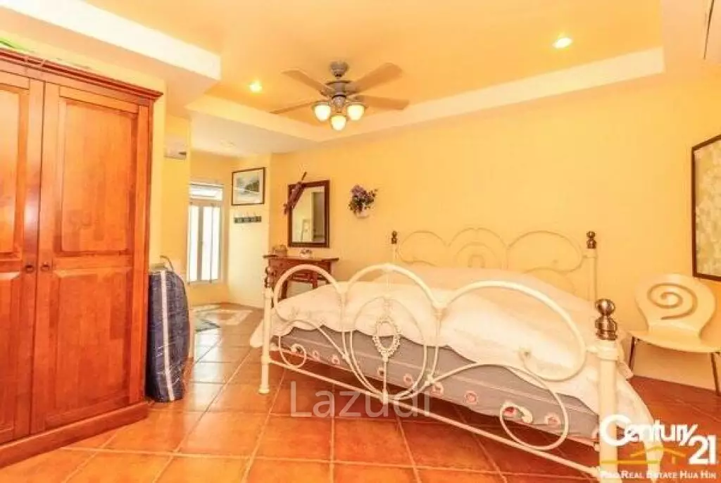 1 Bed Condo with Amazing Sea View and Mountain View