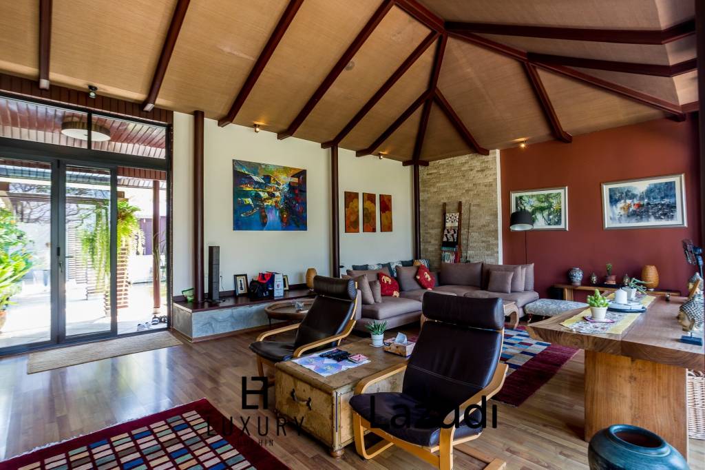 Дом 2,400 кв.м. 4 Кровать 