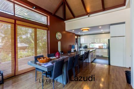 Дом 2,400 кв.м. 4 Кровать 