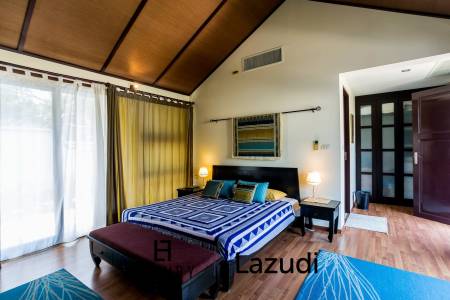 Дом 2,400 кв.м. 4 Кровать 