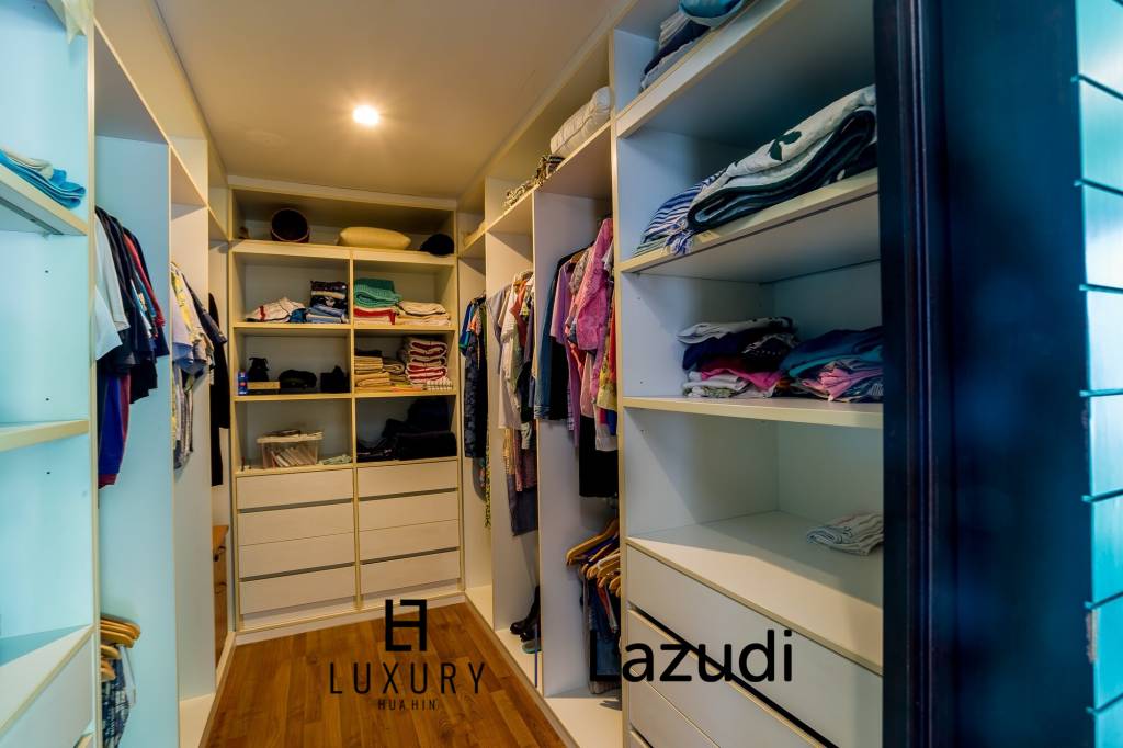 Дом 2,400 кв.м. 4 Кровать 