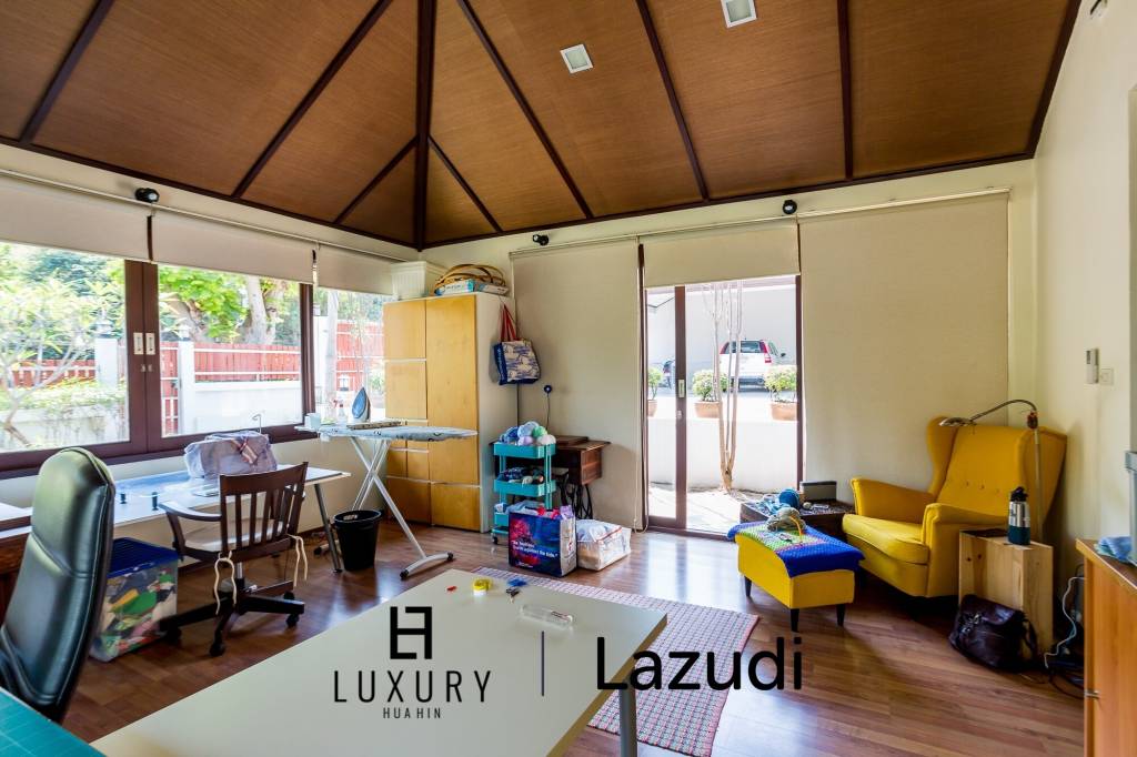 Дом 2,400 кв.м. 4 Кровать 