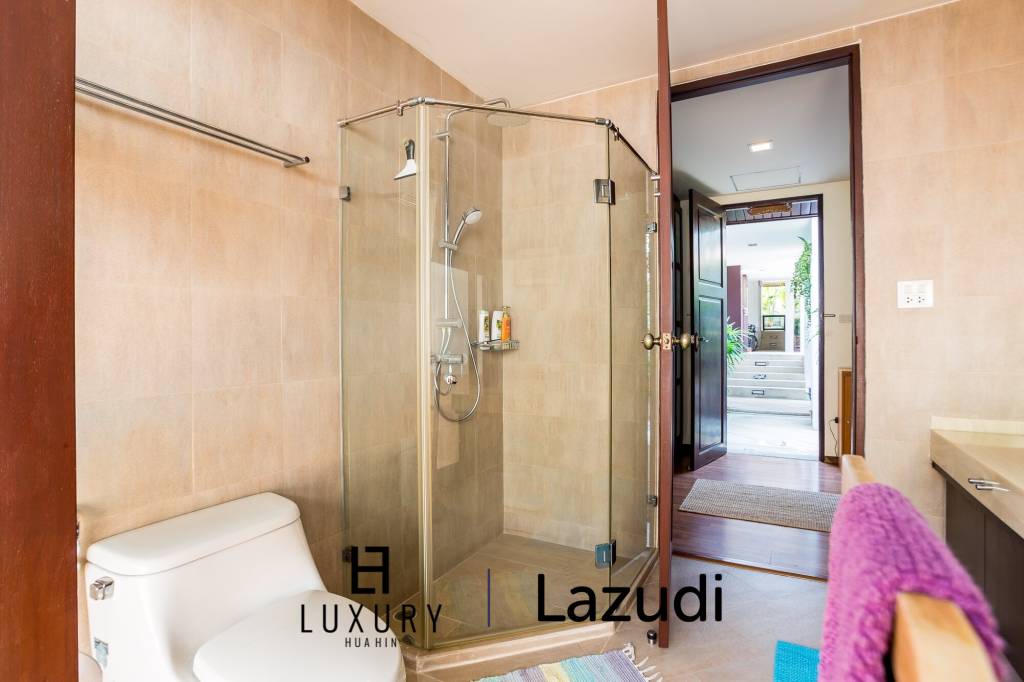 Дом 2,400 кв.м. 4 Кровать 