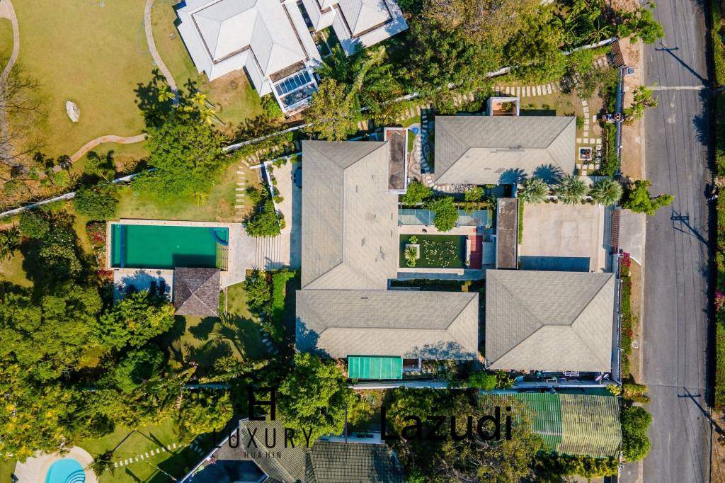 Дом 2,400 кв.м. 4 Кровать 