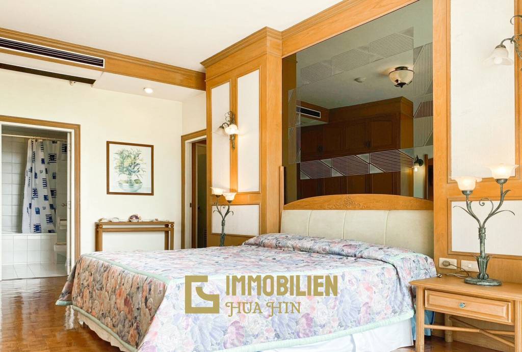 Baan Chom View : 2 Schlafzimmer-Eigentumswohnung mit Meerblick