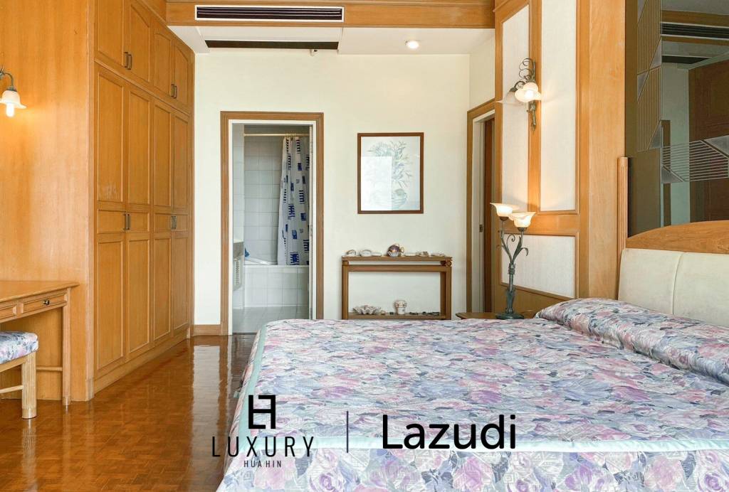 Baan Chom View : 2 Bedroom Sea View Condo