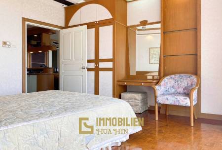 Baan Chom View : 2 Schlafzimmer-Eigentumswohnung mit Meerblick
