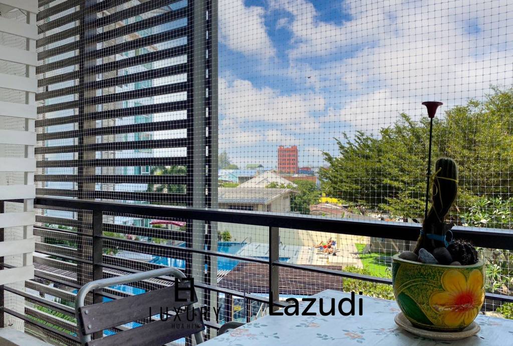 Tira Tiraa Condominium : 1 Bedroom Condo With Pool View