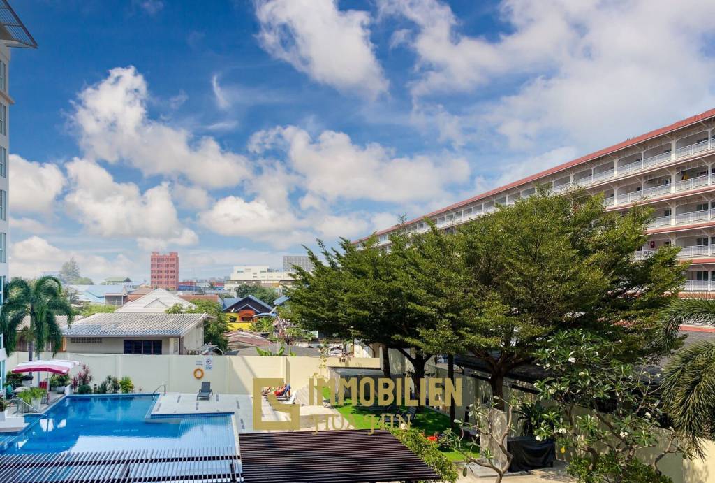 Tira Tiraa Condominium: 1-Schlafzimmer-Eigentumswohnung mit Poolblick