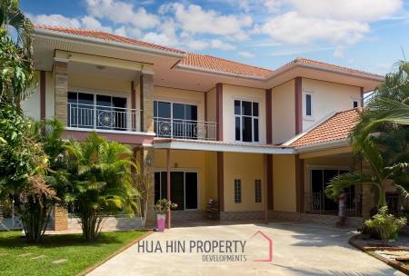 2 Storey : Stand Alone House On A Big Land Plot