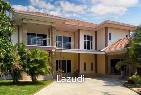 2 Storey : Stand Alone House On A Big Land Plot